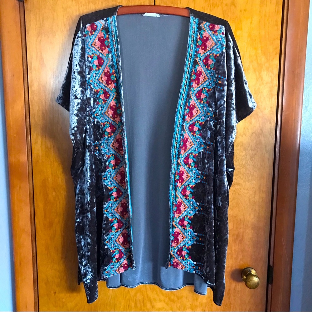 Altar’d State Velvet Kimono, L - Picture 2 of 6
